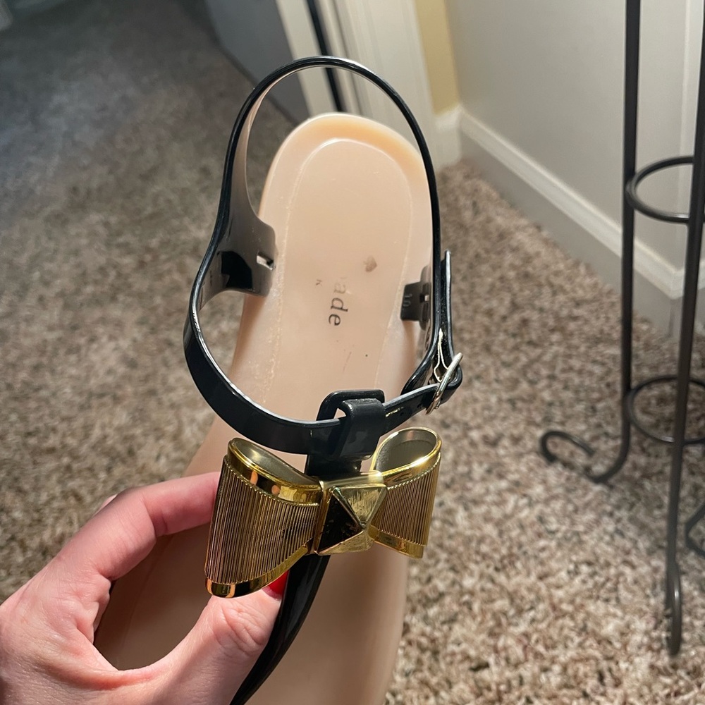 ♠️❤️Kate Spade T-Strap jelly sandals with gold bow 9 - Picture 5 of 12